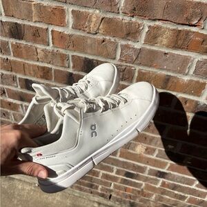White On Roger court sneakers